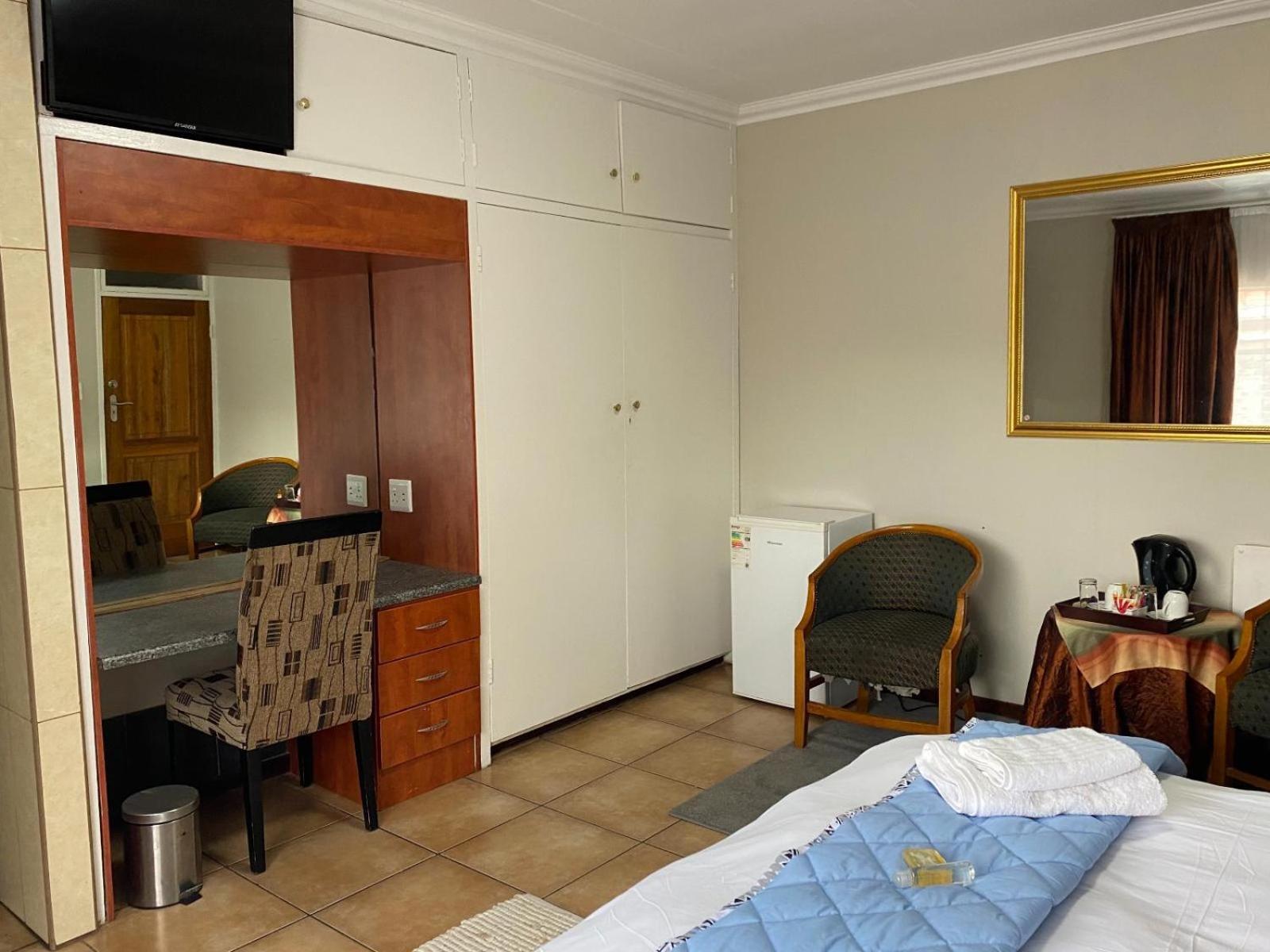 Africa Footprints Lodge Kempton Park Phòng bức ảnh