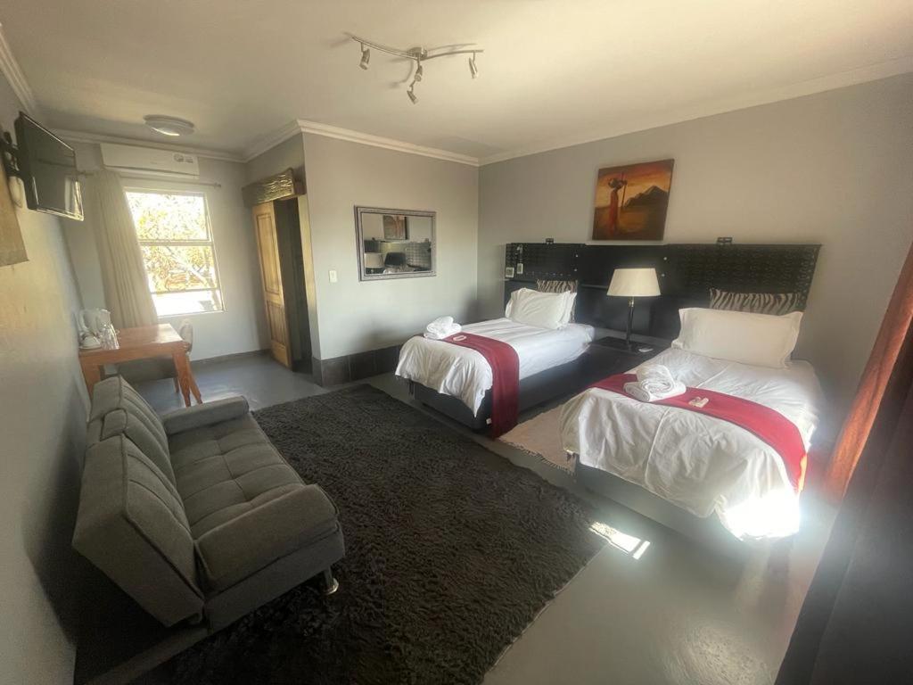 Africa Footprints Lodge Kempton Park Ngoại thất bức ảnh